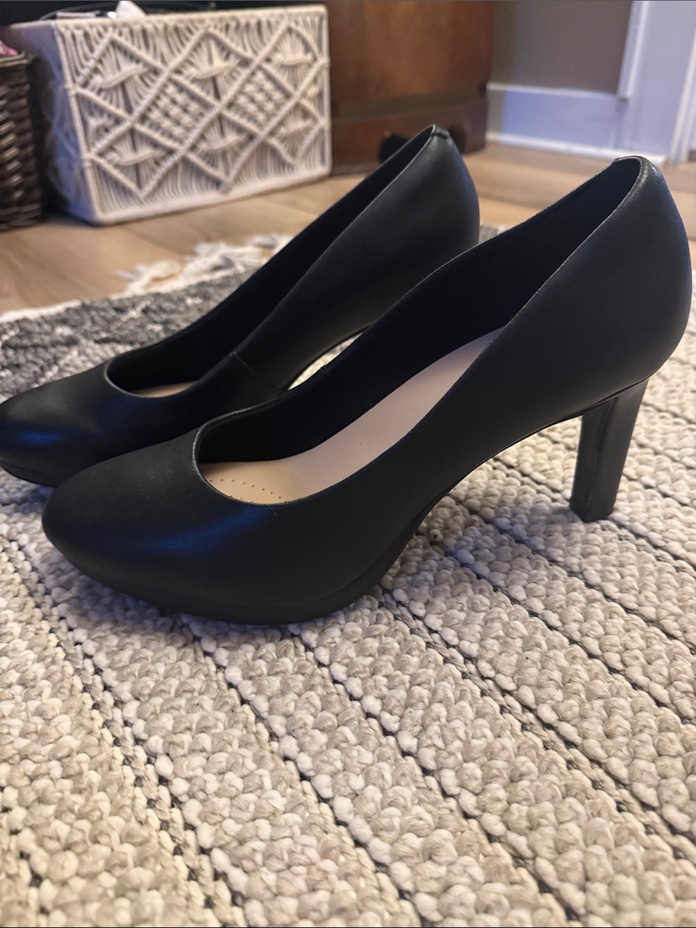 Clarks Collection Black Rounded-Toe Mid Heel Pumps